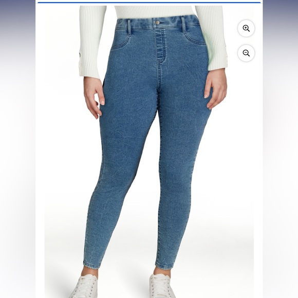 Time and Tru Denim - NWT  2 PAIR of Time and Tru Blue Women's Jeggings
Size 4-6